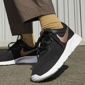 Nike Tanjun Women's Running Shoes